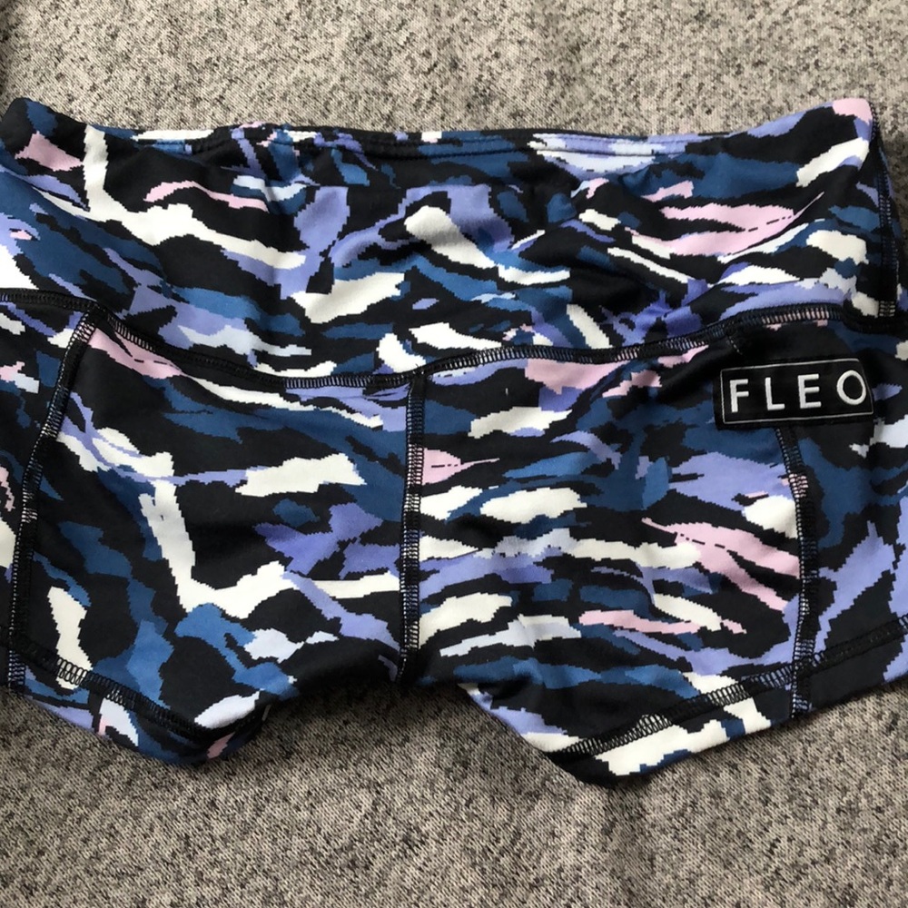Fleo medium shorts